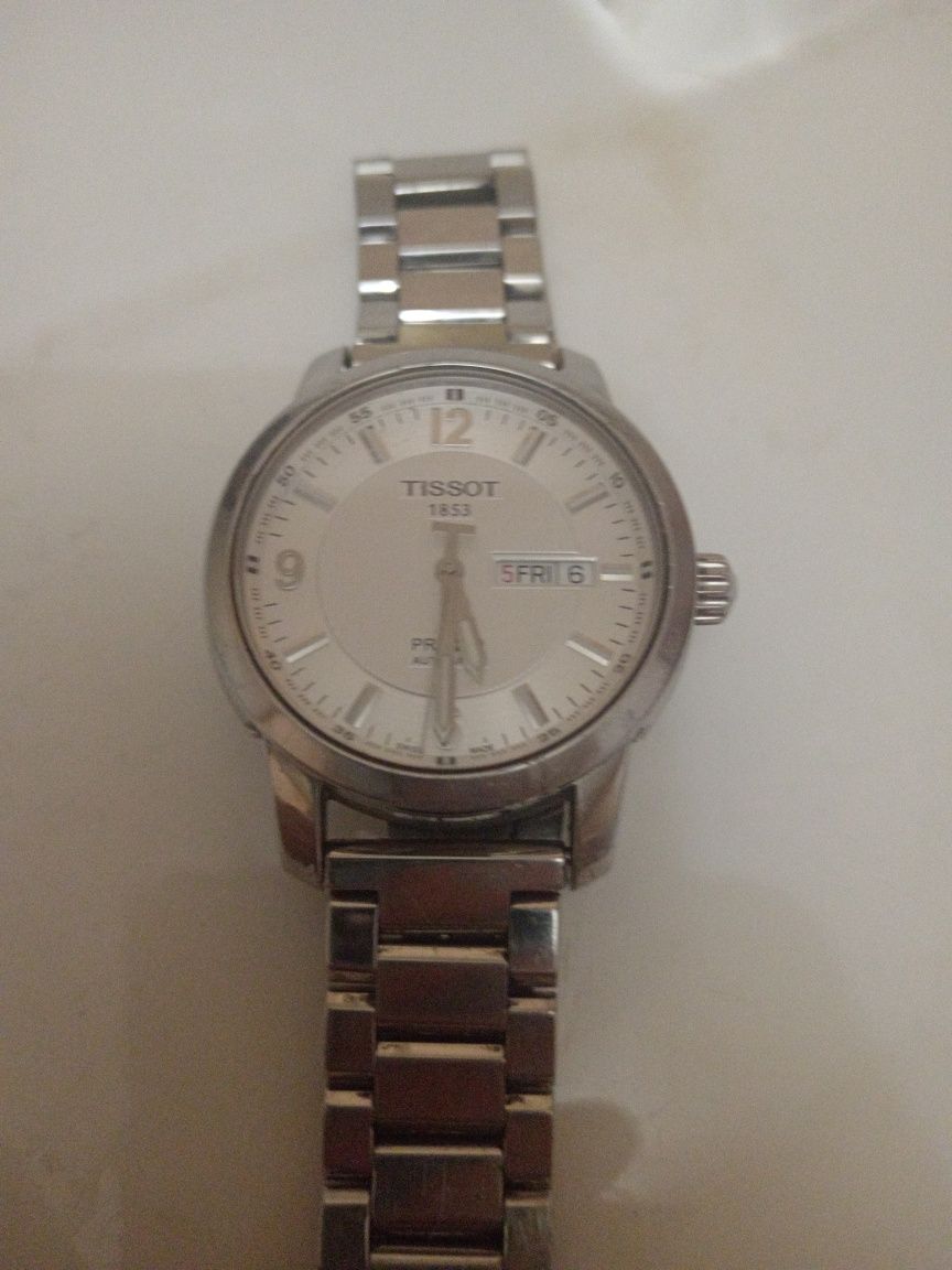 Продаются часы ручные TISSOT 1853