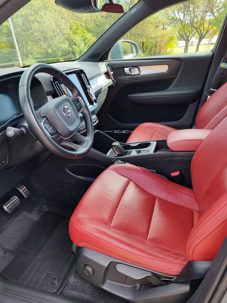 Volvo XC40 Plug in Hybrid T5 Two Engines