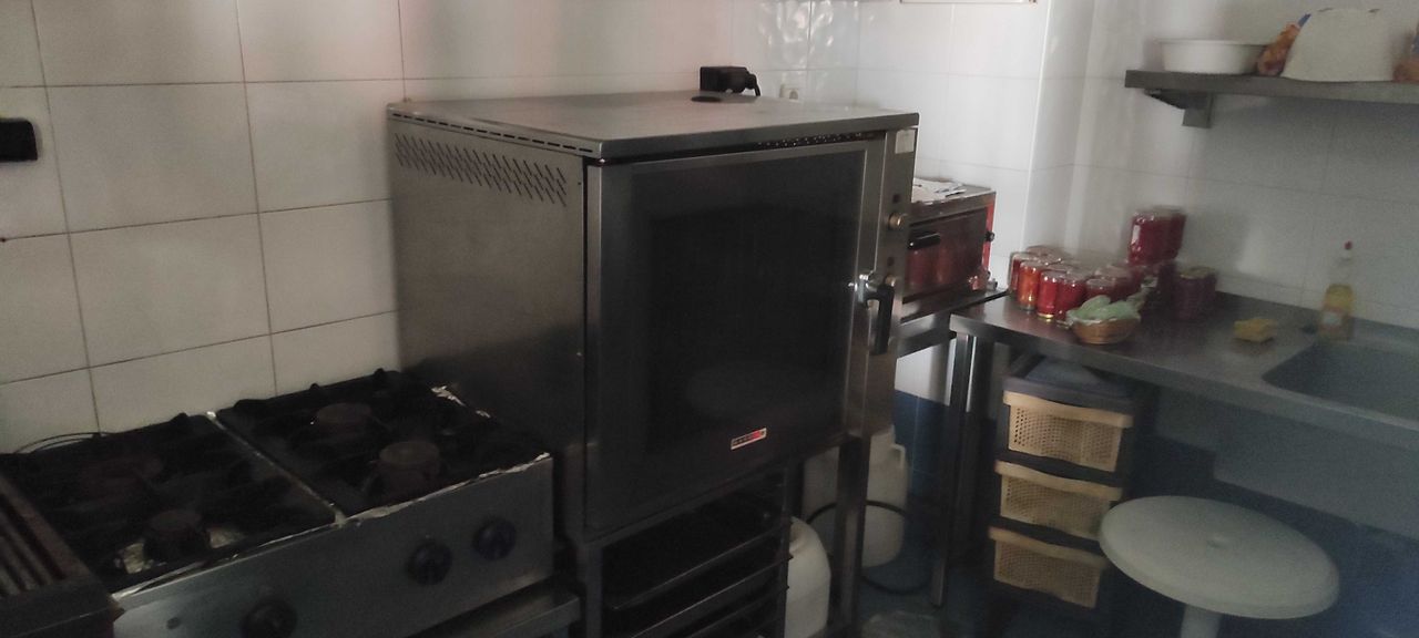 Дава се под наем Заведение в Китен - 100 кв.м за 9180 € - Снимка #2