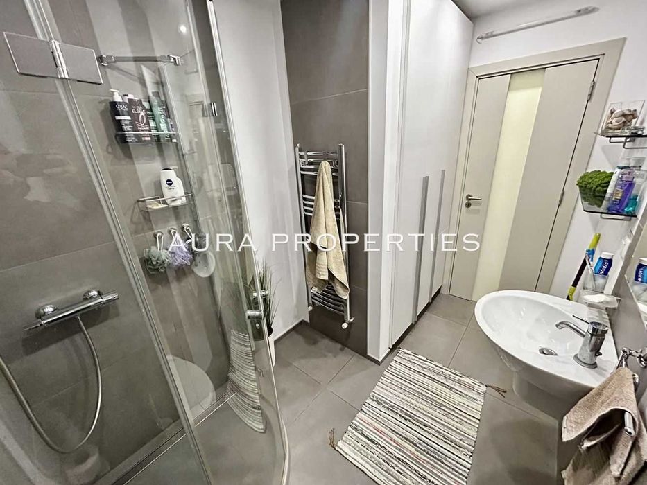 Продава се Тристаен апартамент в Разград, Житница - 75 кв.м за 1823 €/кв.м - Снимка #9