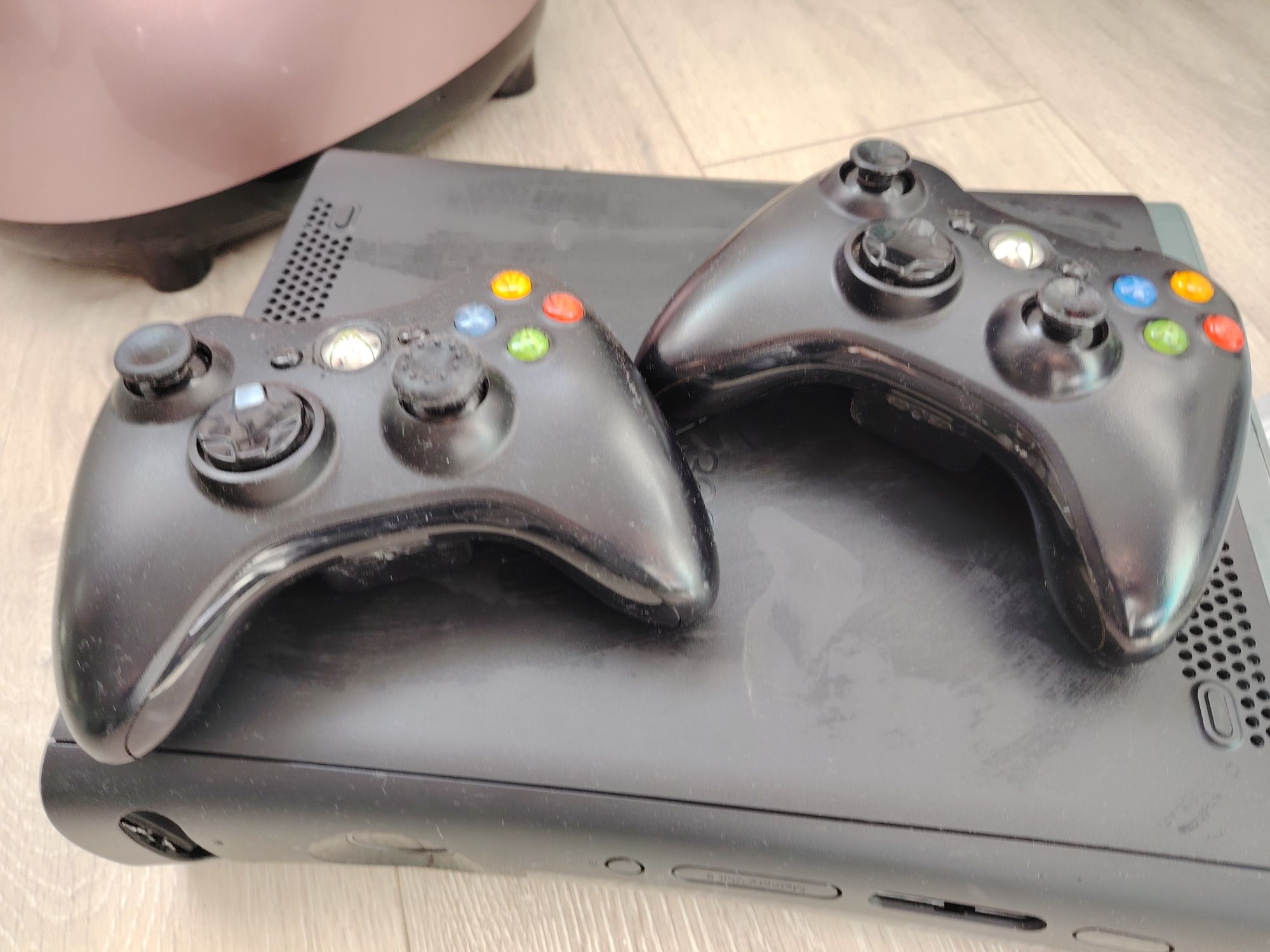 Игровая приставка X-Box 360. В идеальном состоянии