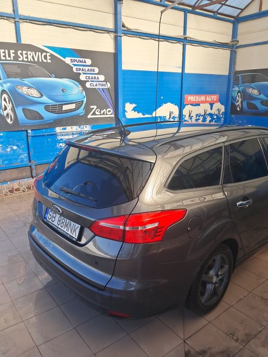Ford focus 2014 luna a12a