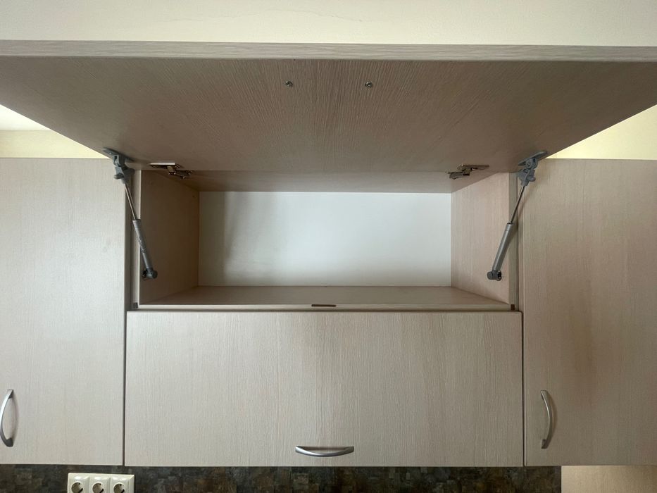 Кухня 4м с островче и уреди Electrolux – много добро състояние – Варна