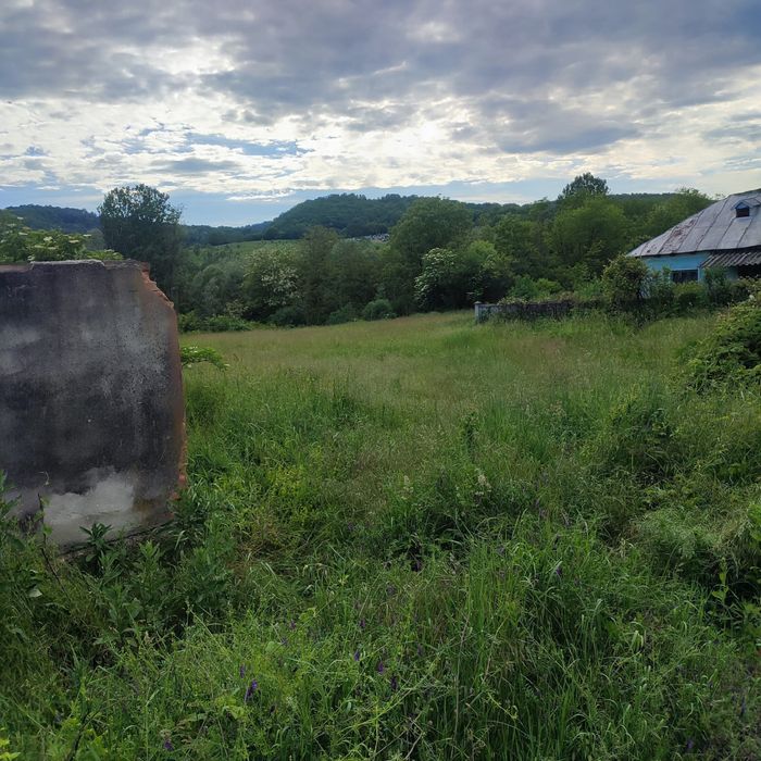 Casa si teren de vanzare