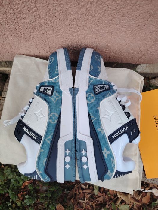 Adidași LV trainers blue and white