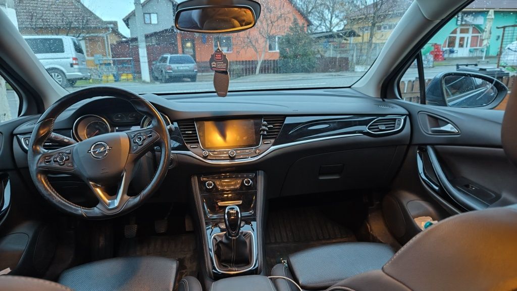 Vând Opel Astra k sports tourer