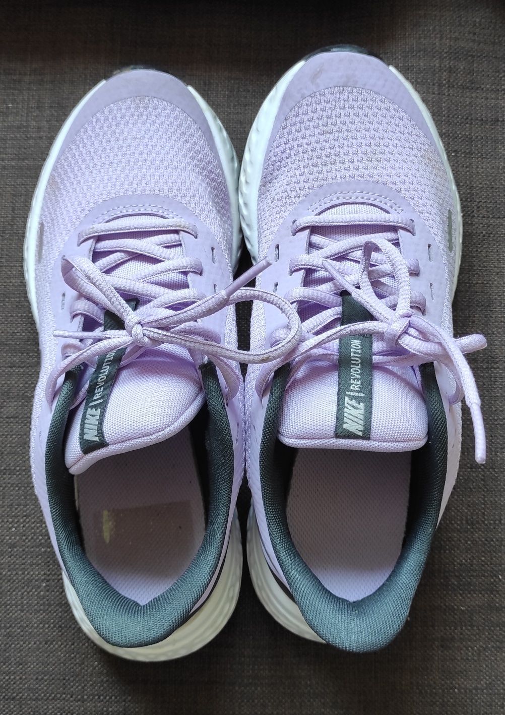 Детски и дамски еднакви маратонки Nike