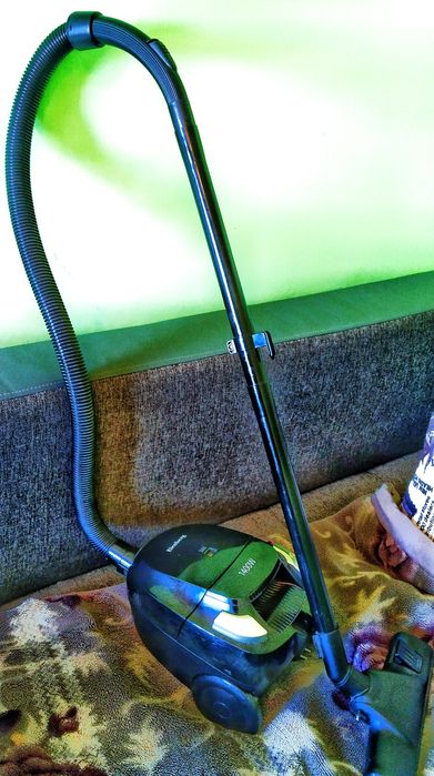 Продам Пылесос Elenberg