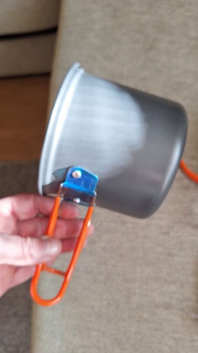 Gamela și aragaz camping