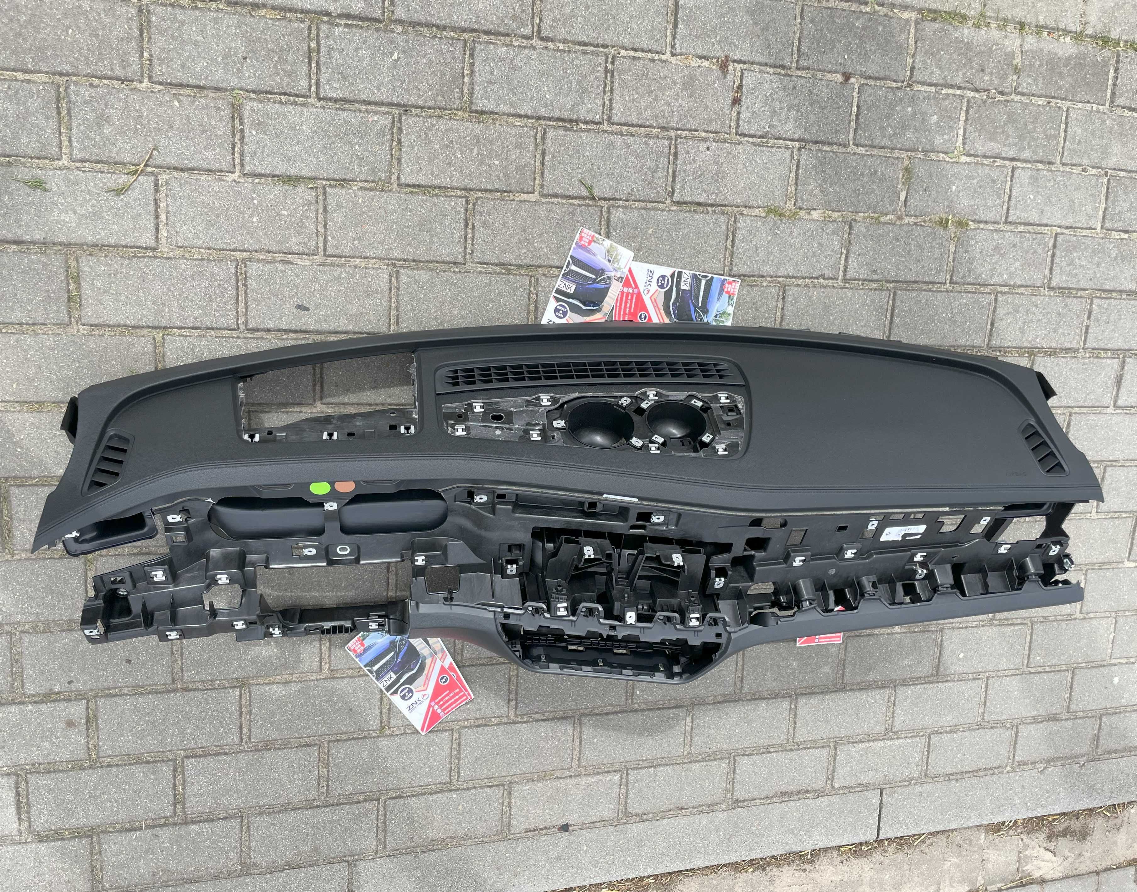 VW Passat B9 3J - plansa de bord cusatura HUD - kit airbag / centuri