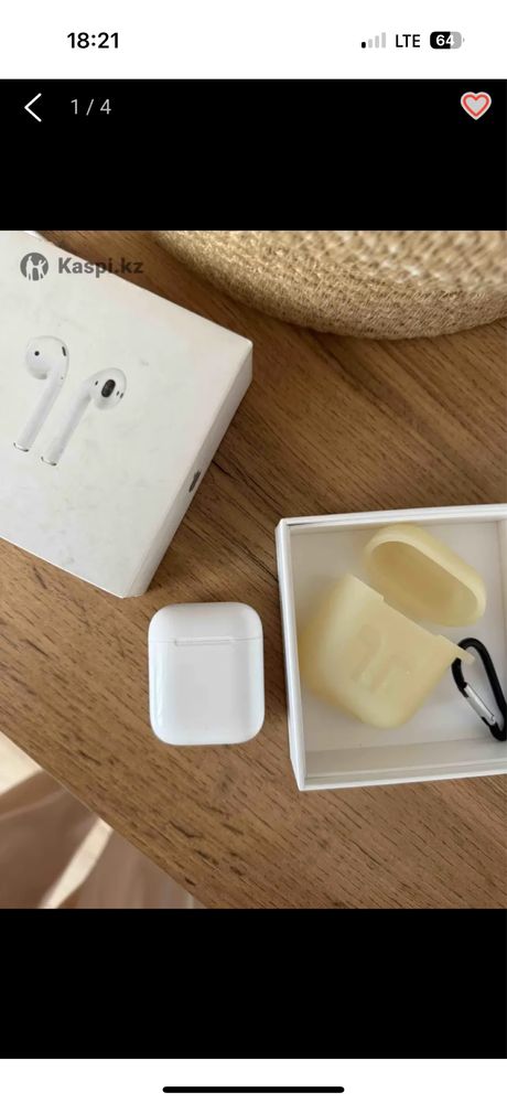 продам оригинал эйрподс Apple кейс 2 поколение