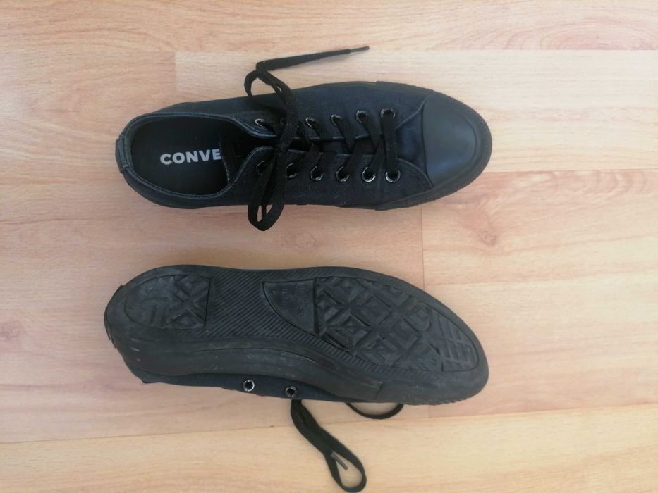 Teniși negri Converse