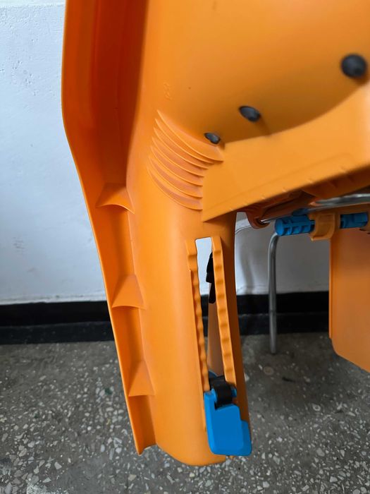 Scaun de bicicleta pentru copii, marca Thule RideAlong, portocaliu