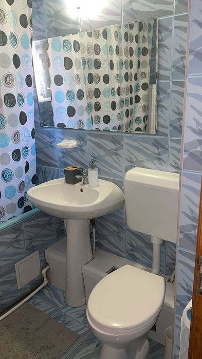 Închiriez apartament