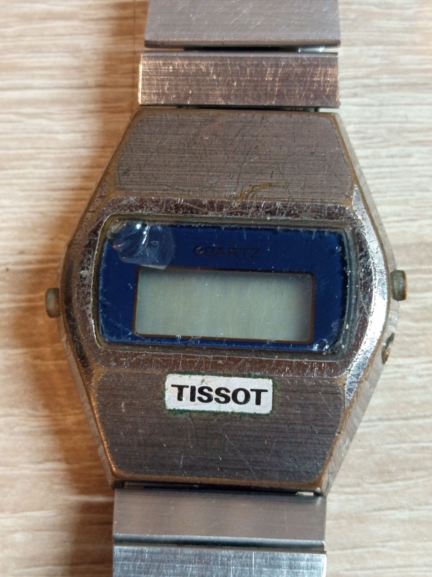Часовник "Tissot"дигитален LCD