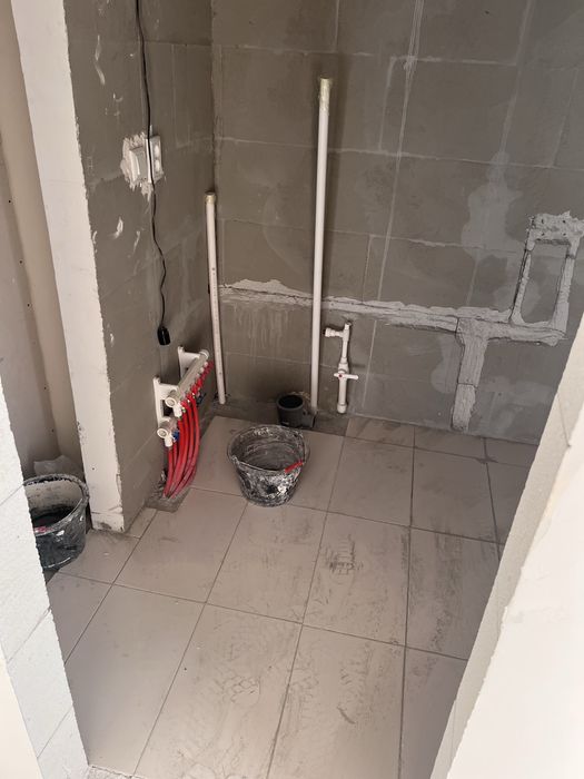 180кв 2- этаж сотилади газ свет сув канализатция бор