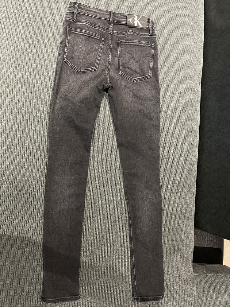Дънки Calvin Klein и подарък дънково яке!!!