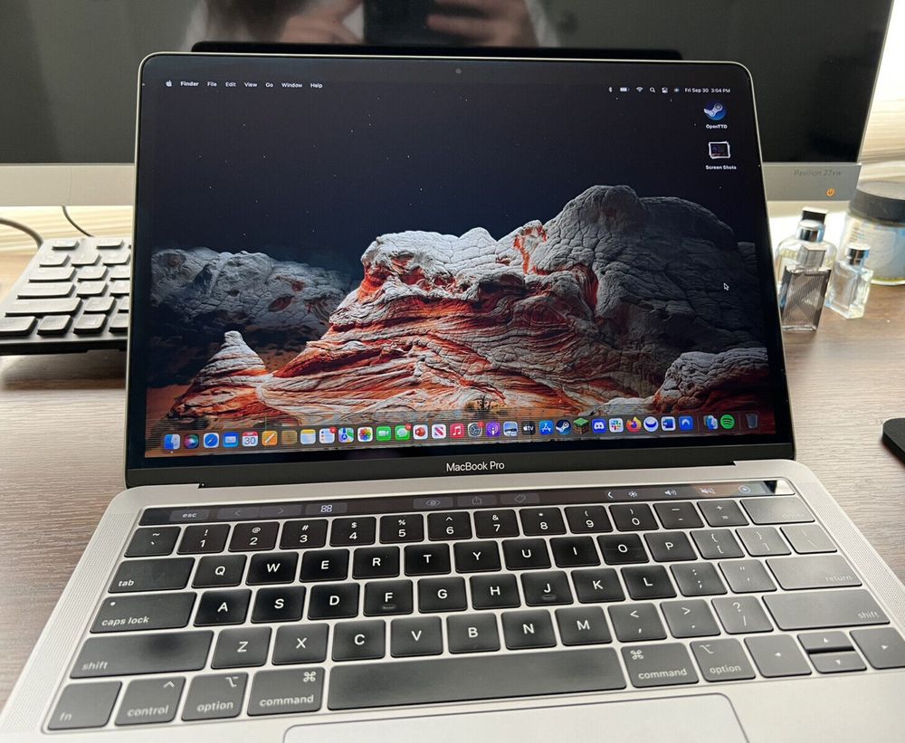Macbook Pro 17 Touchbar