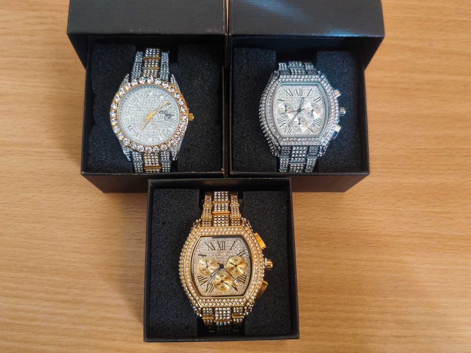 Мъжки часовник нов в кутия