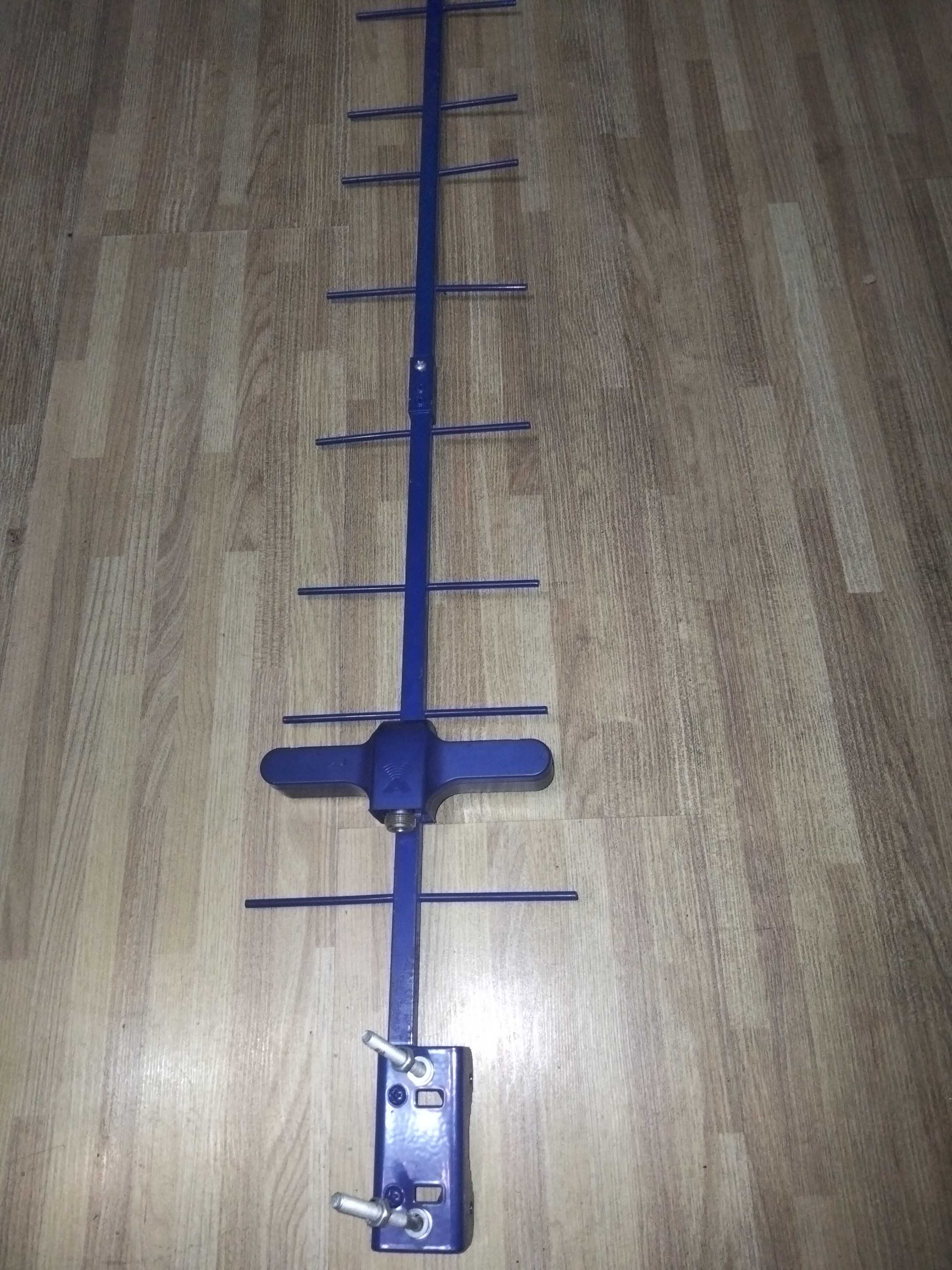 AX-914Y - внешняя направленная антенна GSM-900/LTE900 (14 Дб)
