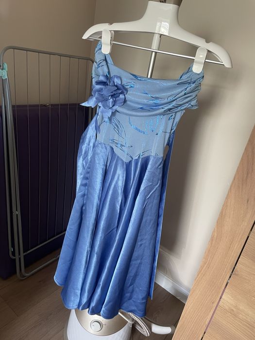 Отдам даром платье вечернее(бальное) на девочку