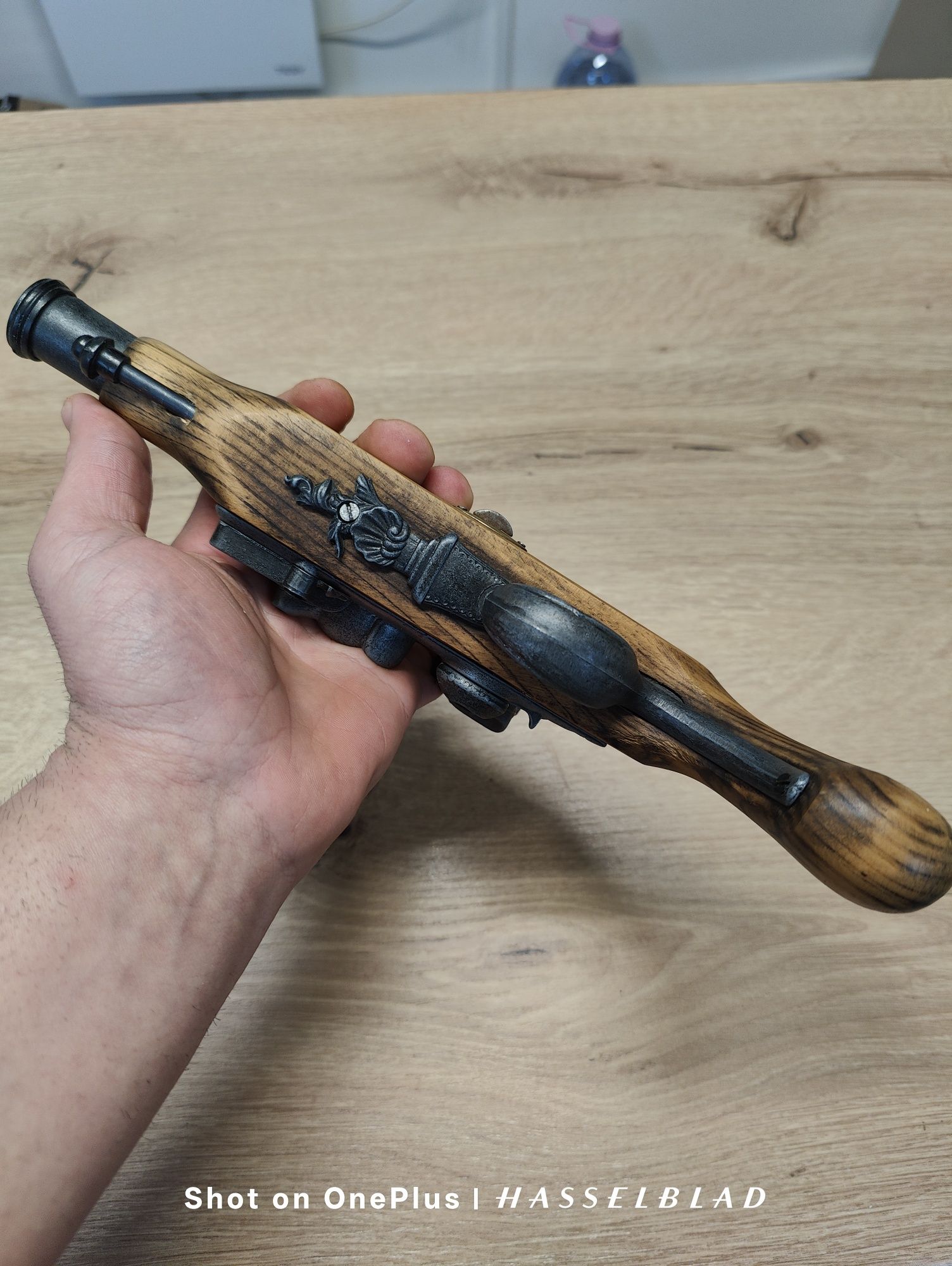 Replică pistol de epocă cu flintă, panoplie / decor