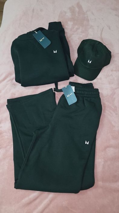 НОВ анцуг и шапка Myprotein с ЕТИКЕТИ