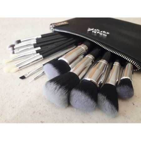 нов сет четки за грим Зоева 15бр с чантичка черно Zoeva brush set