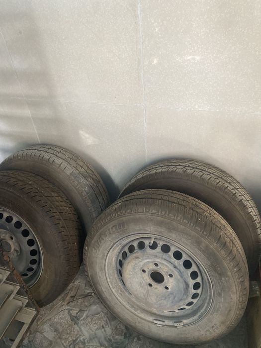 Зимнии шина сешка размер 15