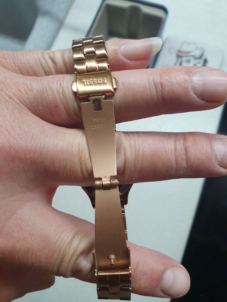 Часовник Fossil BQ1571