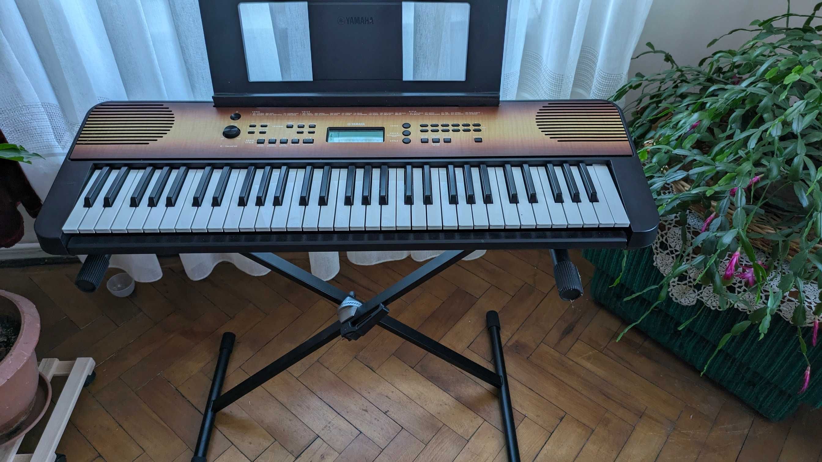 Orga Yamaha PSR-E360MA