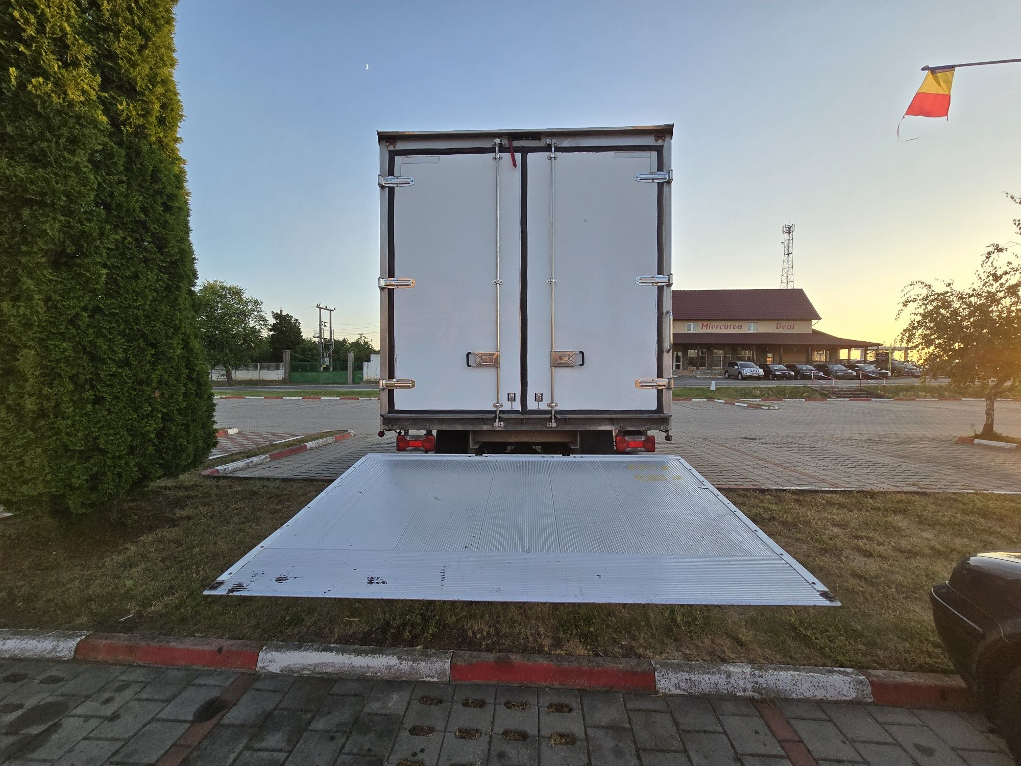 Iveco daily lift frigorific  35 c18 8 euro paleti