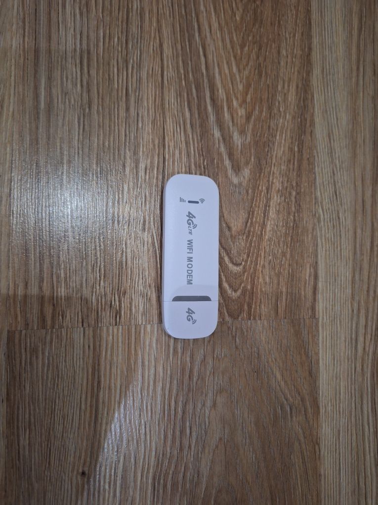 USB-модем 4G LTE с точкой доступа Wi-Fi