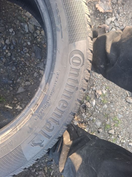 Vand 2 anvelope 255 50 19 continental de iarna bune dot 2021