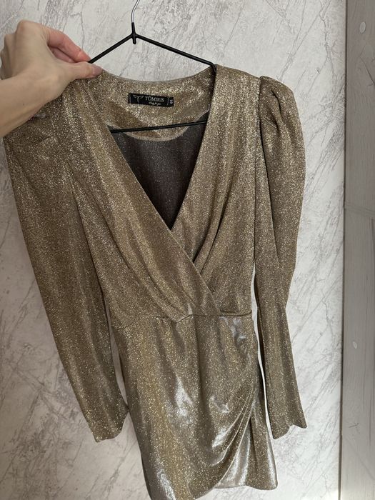 Продам платье бестящее