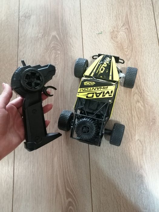 Кола с дистанционно