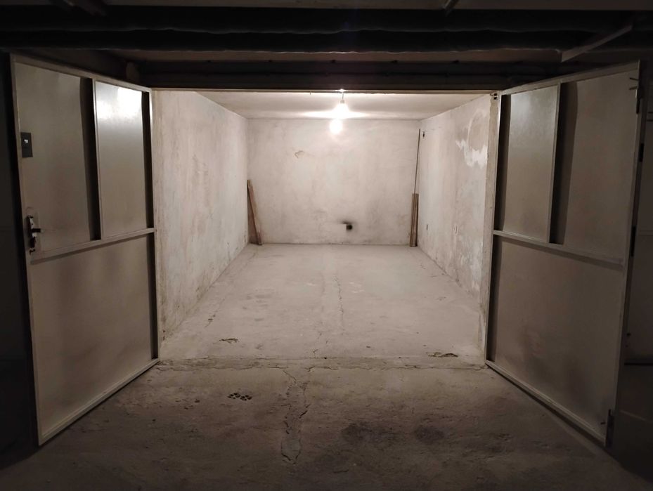 Гараж в Стрелбище