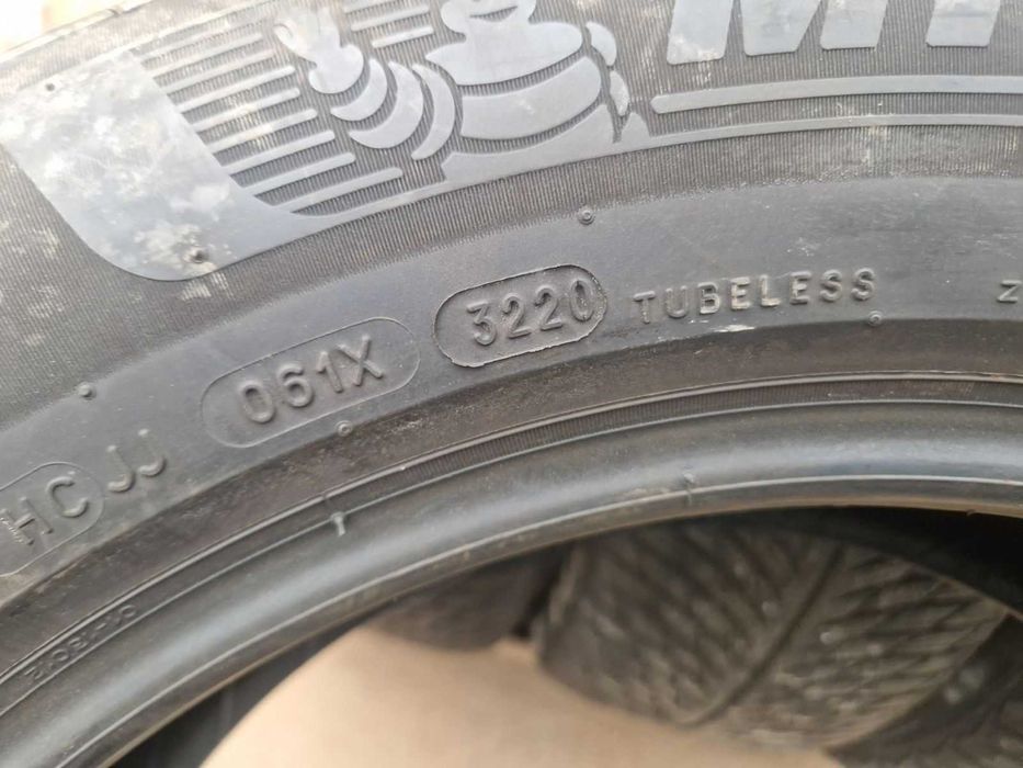 4 Michelin R17 235/55
Зимни гуми 
DOT3220