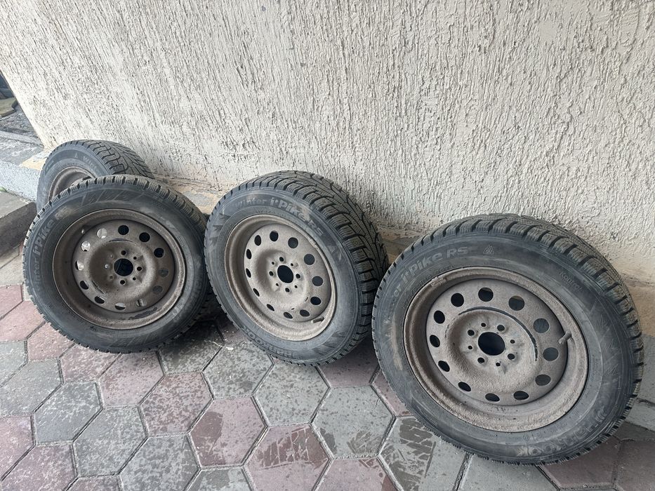 Продам шины с дисками Hankook 175/65/14