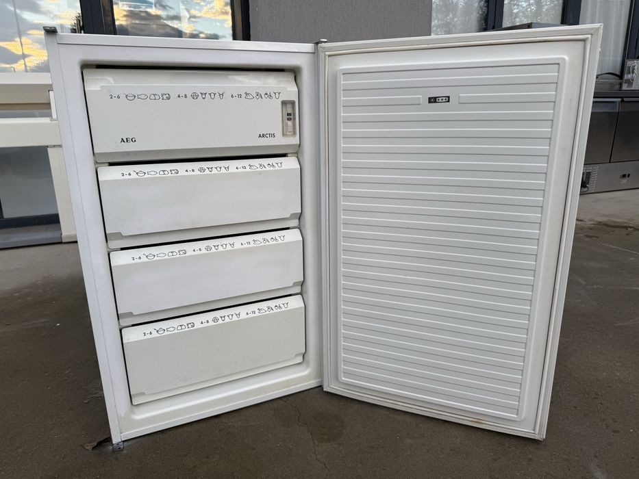 Малък фризер 4 чекмеджета АЕГ