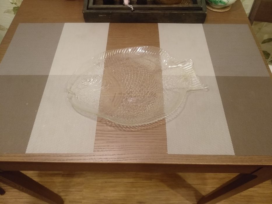 Продам стекляное блюдо.