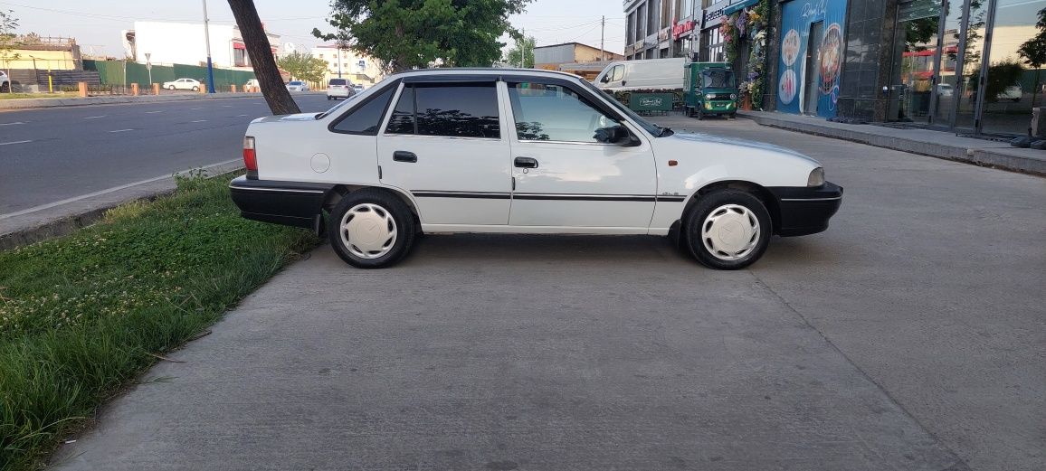 Daewoo Nexia 1 сонс мотор