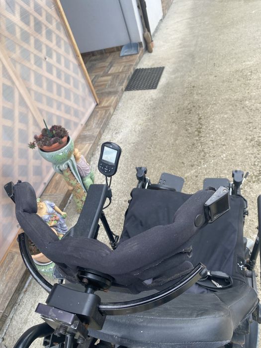 Scaun pentru oameni cu dizabilitati | Invacare TDX SP