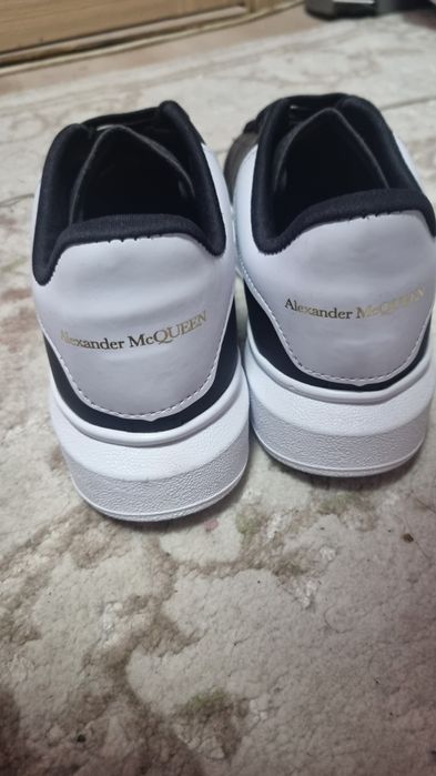 Vand Alexander McQeen