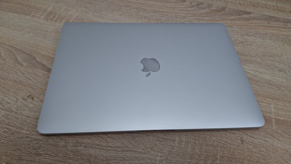 Macbook air m1 2020
