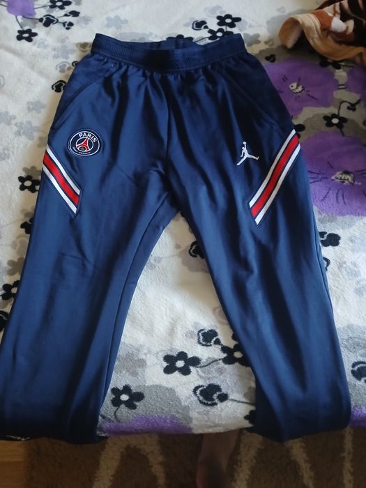 Compleu psg aproape nou.