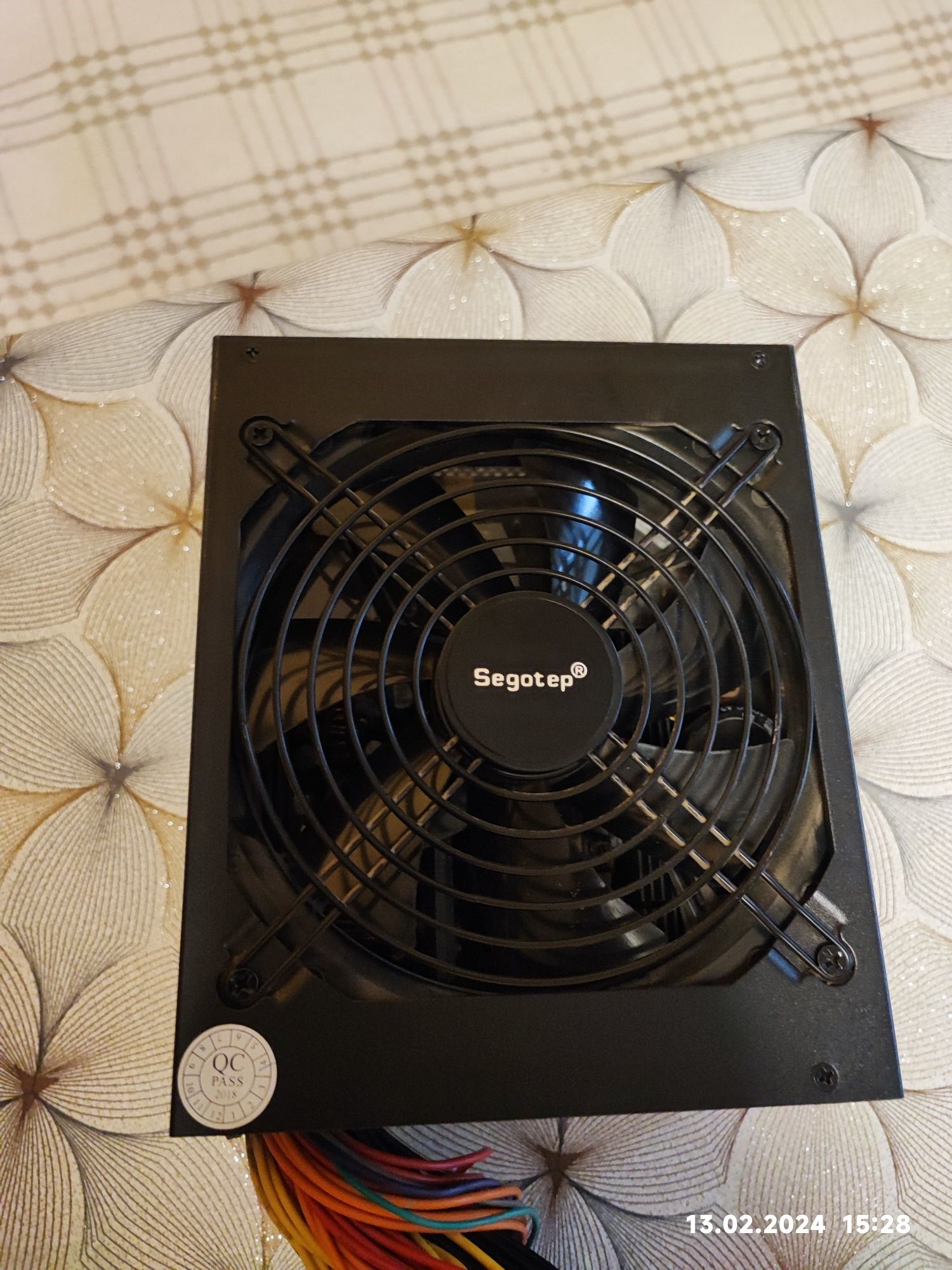 Продавам захранващ блок Segotep GP1800G 1800w