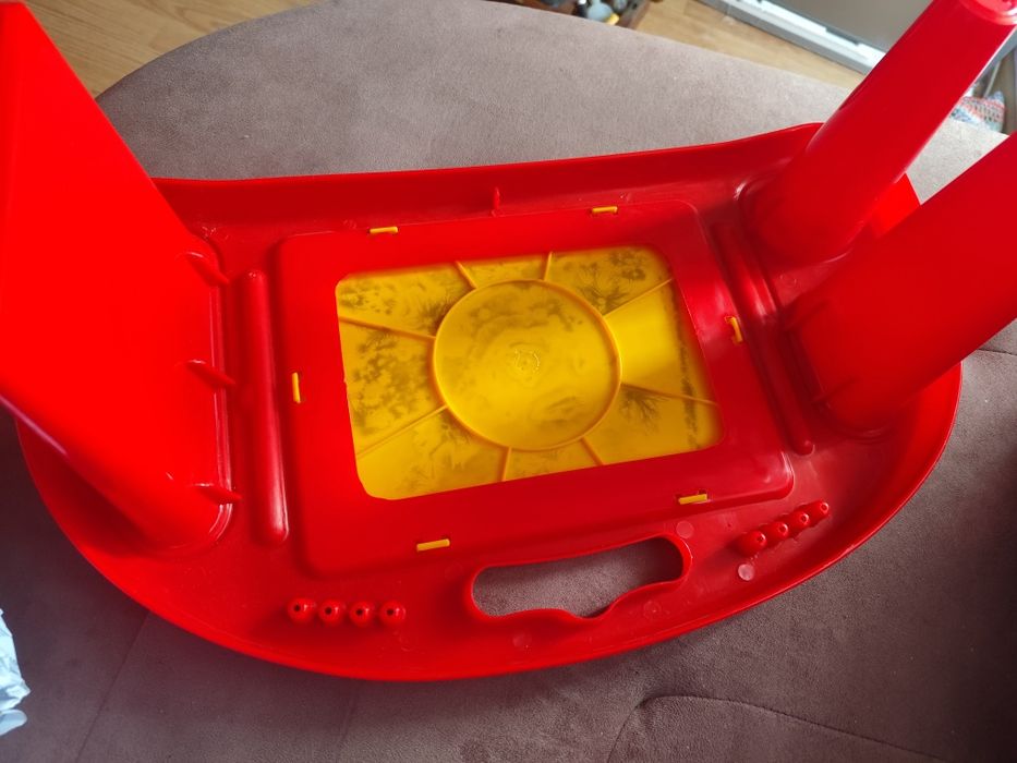 Поднос за хранене