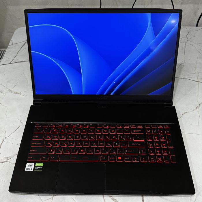 Ноутбук игровой MSI.