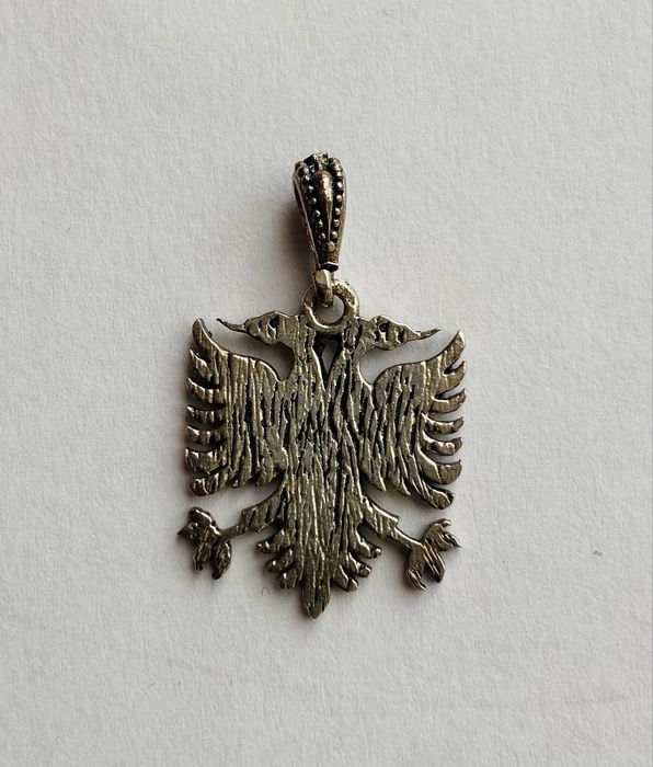 Pandantiv din argint tip stema in forma de vultur cu 2 capete